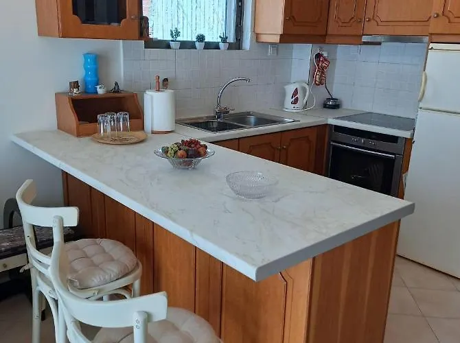 בית נופש Jenny's Luxury Flat Near The Center & קלמאטה