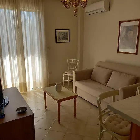 Jenny's Luxury Flat Near The Center & Semesterbostad Kalamata